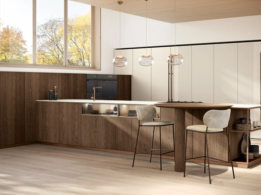 Cucina Moderna con penisola Bera 10 in rovere e laccato di Lube