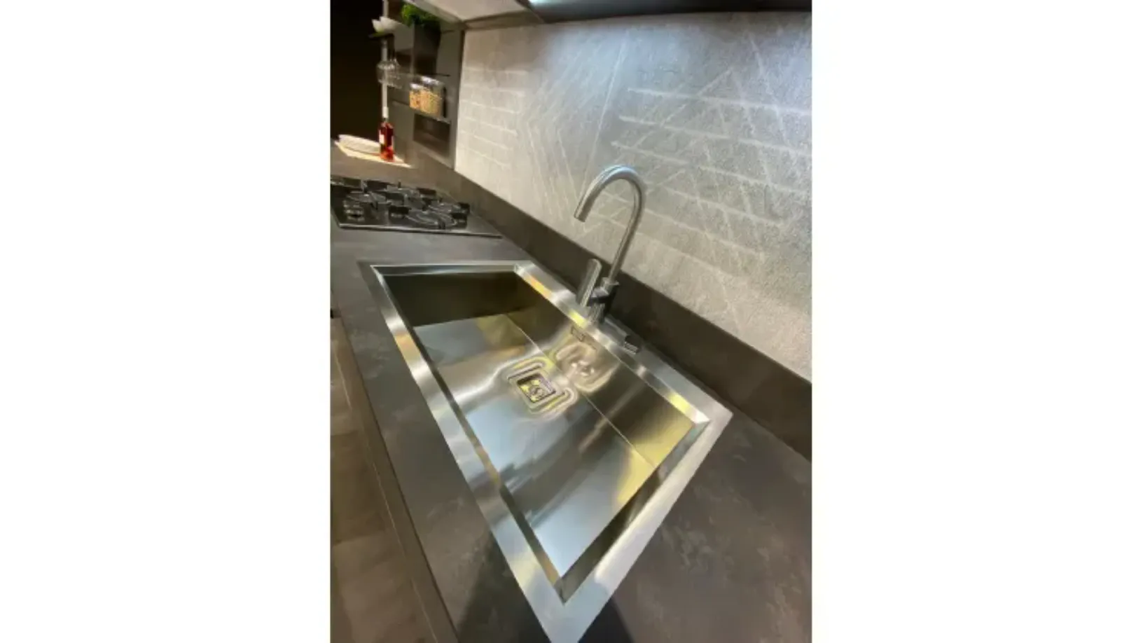 Prezzo Outlet Cucine Lube Immagina: Qualità e Design a Condizioni Vantaggiose